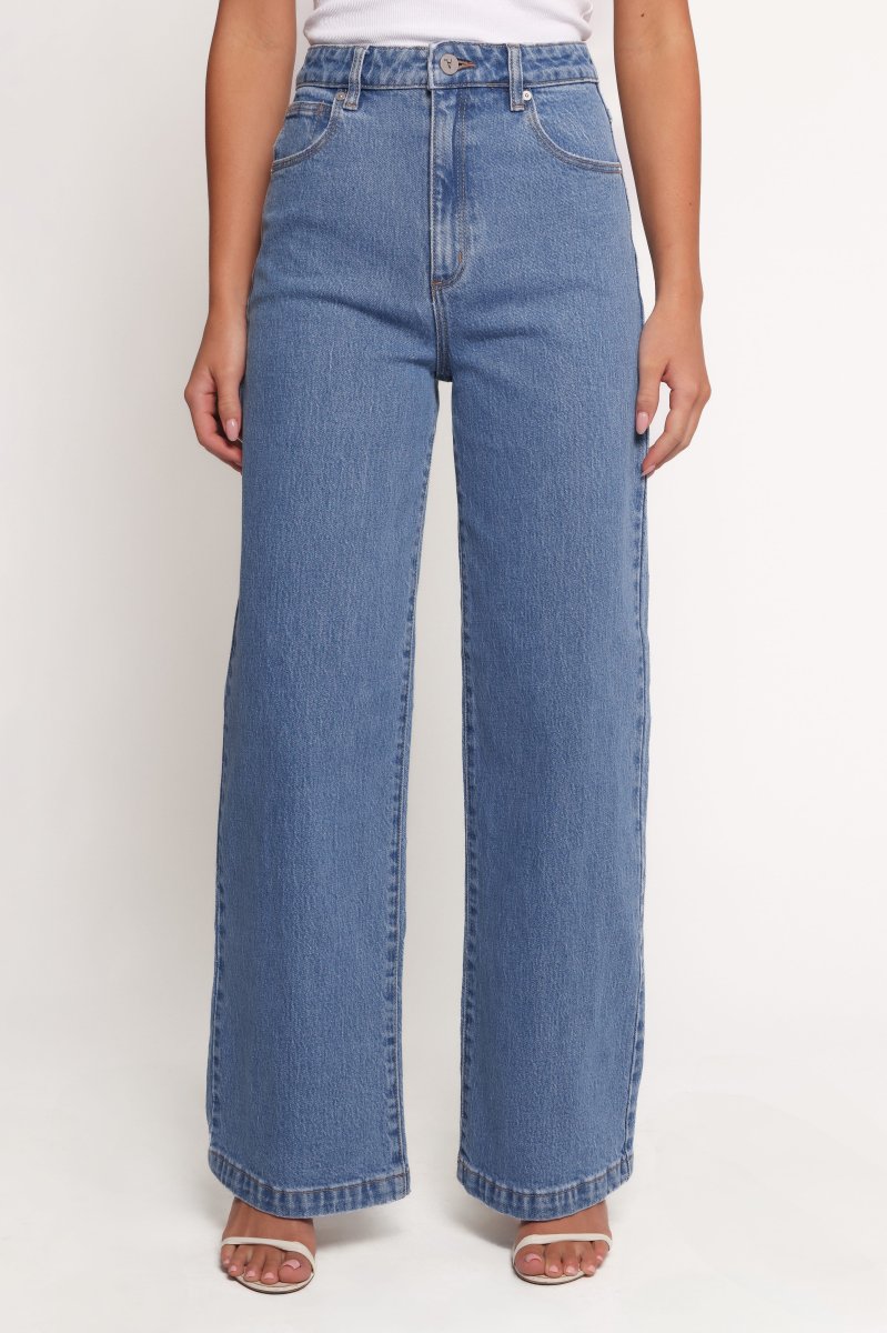 Abrand 94 High Wide Petite Jeans – Debbie